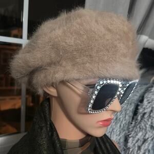 Tan vintage angora and wool blend beret hat